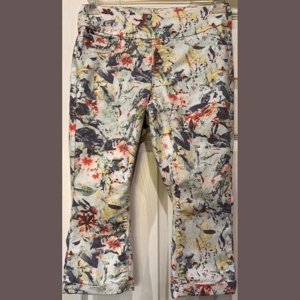 Lola Jeans Women's Michelle Mid Rise Pull on Capri Denim Size: 4